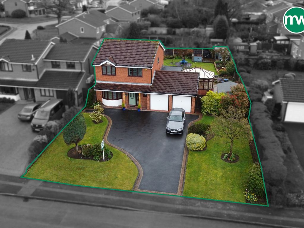 4 bed detached house for sale in Blackwood Road, Two Gates, Tamworth