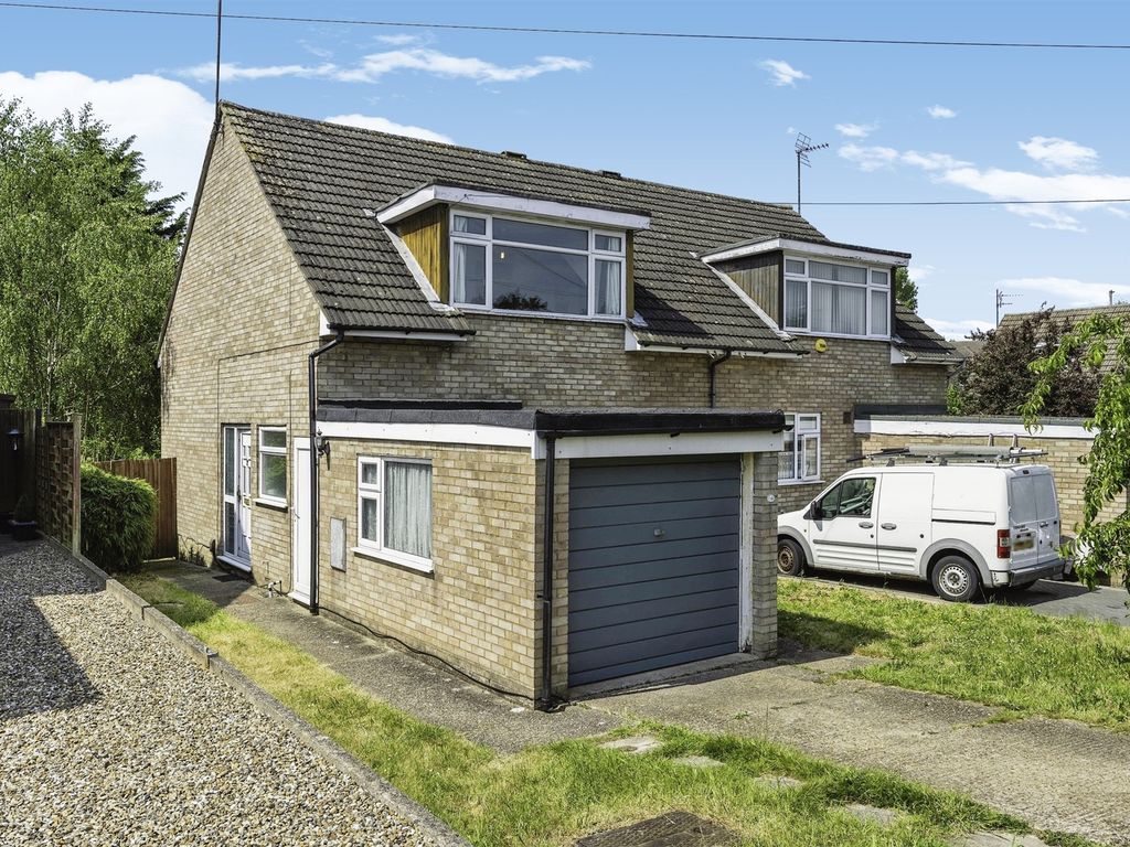 3 bed semidetached house for sale in Sandalwood Close, Luton LU3 Zoopla