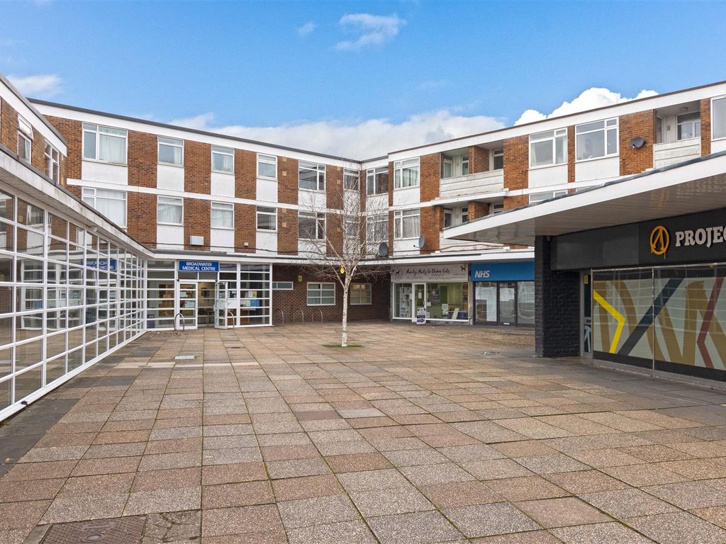 2 bed flat for sale in Broadwater Boulevard Flats, Broadwater, Worthing