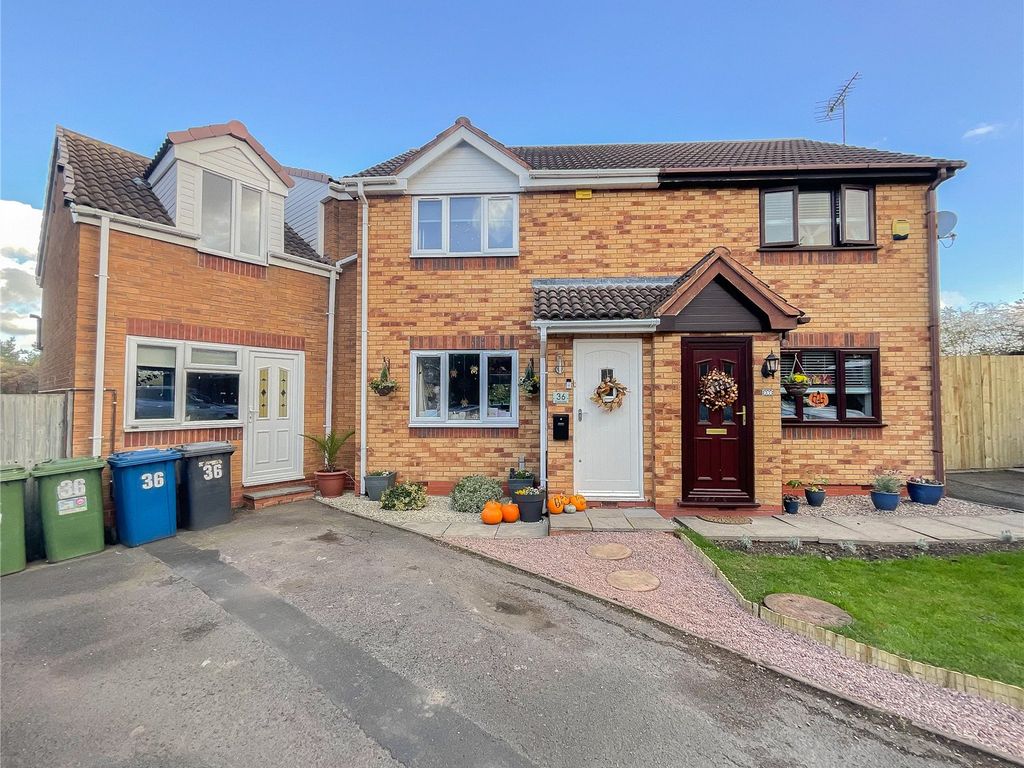 4 bed semidetached house for sale in Parkside, Wilnecote, Tamworth