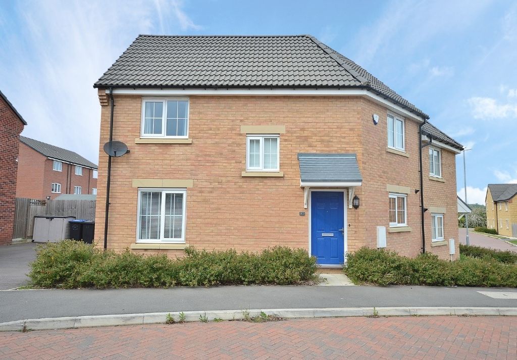3 bed semidetached house for sale in Emperor Crescent, Northampton NN4