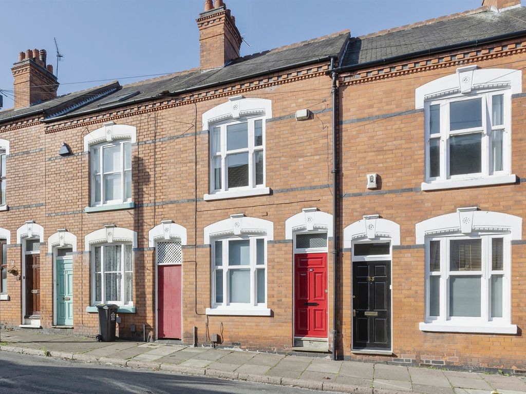 4 bed terraced house for sale in Hartopp Road, Leicester LE2, £300,000