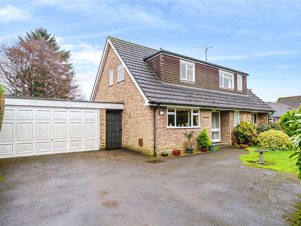 4 bed detached house for sale in Cherry Tree Road, Rowledge, Farnham