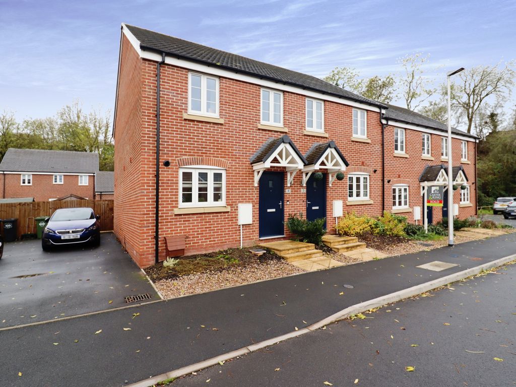 2 bed end terrace house for sale in Ballast Close, Hillmorton, Rugby