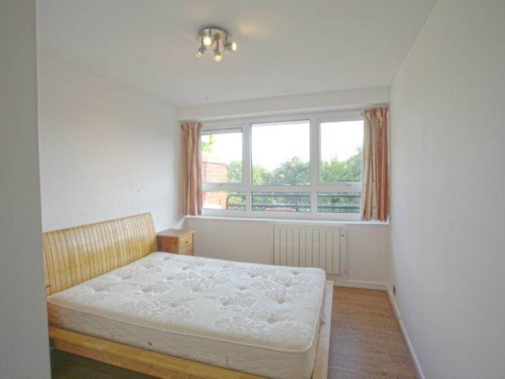 1 bed flat to rent in Goulden House, Battersea SW11, £1,750 pcm Zoopla