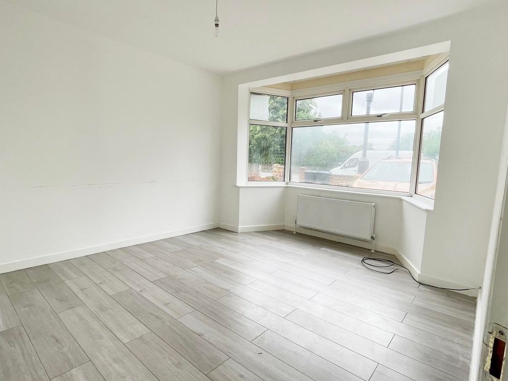 4 bed property to rent in Church Street, Edmonton N9, £2,750 pcm Zoopla