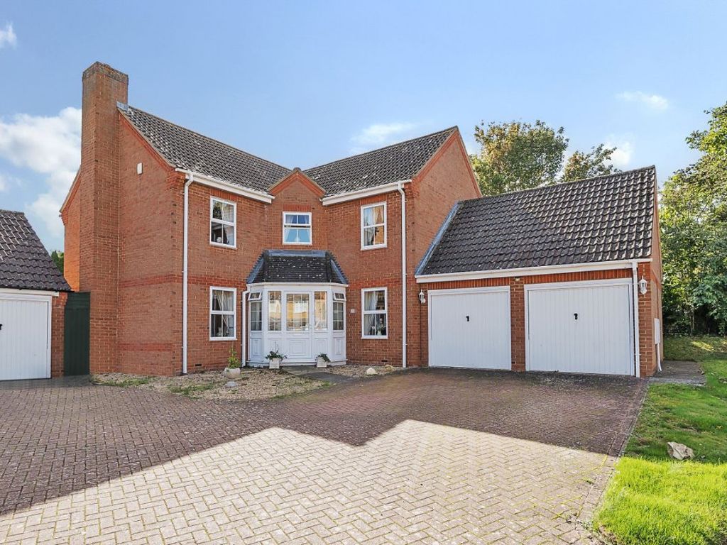 4 bed detached house for sale in Lucas Court, Biddenham, Bedford MK40