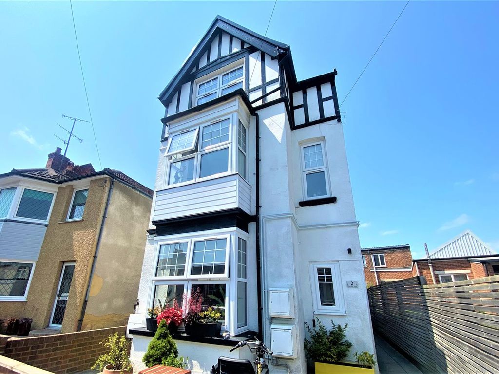 2 bed flat to rent in Chandler Road, BexhillOnSea TN39 Zoopla