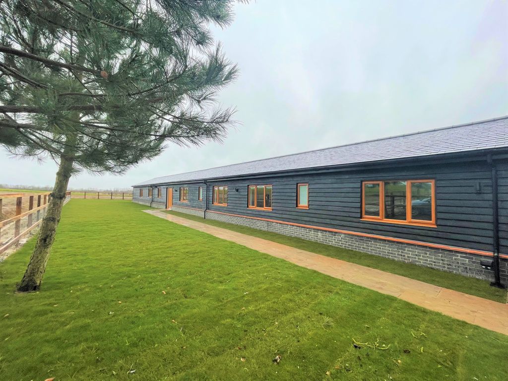 4 bed detached bungalow to rent in Scotland Road, Dry Drayton