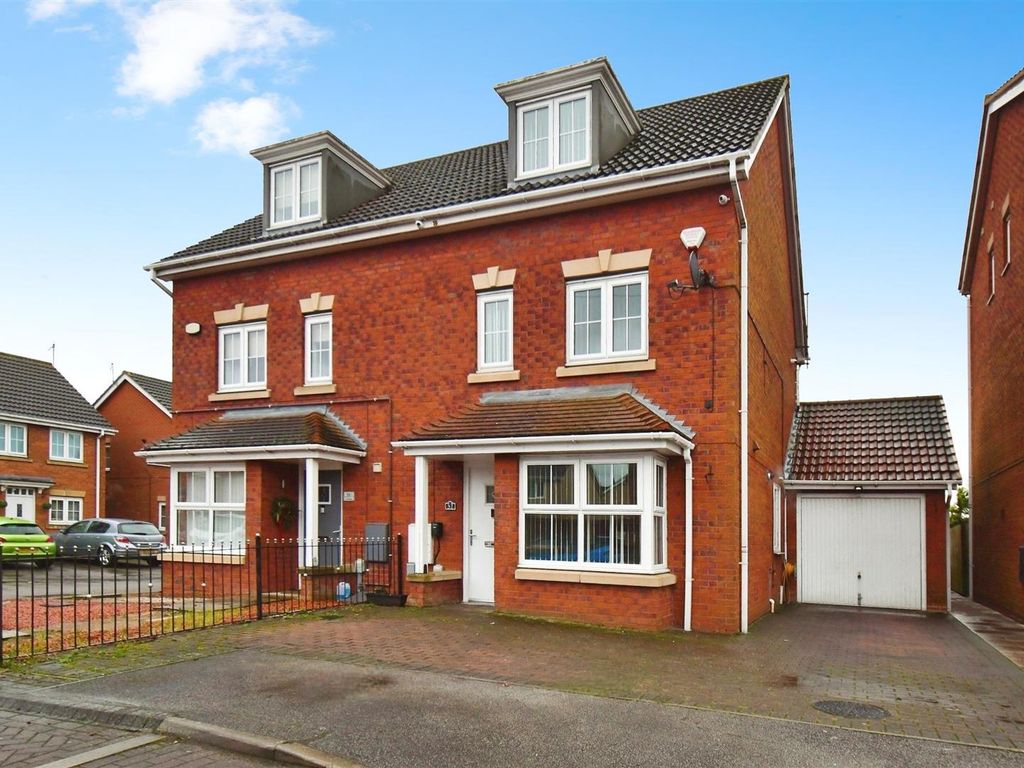 4 bed semidetached house for sale in Acasta Way, Hull HU9, £190,000