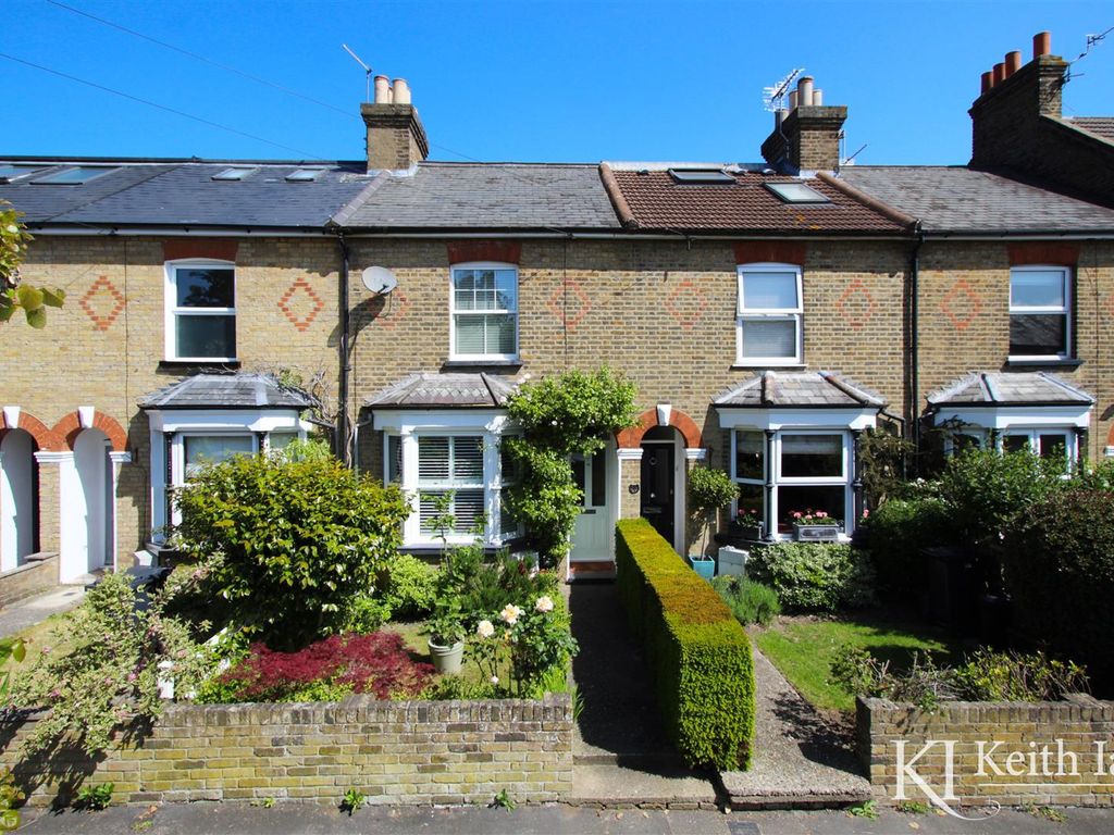 3 bed terraced house for sale in Cromwell Avenue, Cheshunt, Waltham