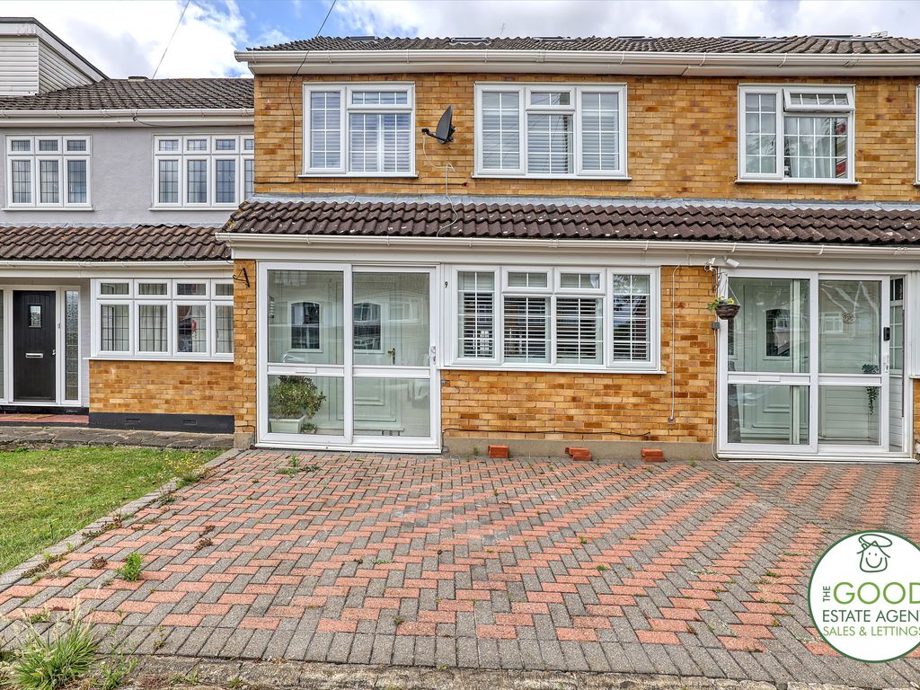 4 bed terraced house for sale in Sheridan Close, Romford RM3 Zoopla