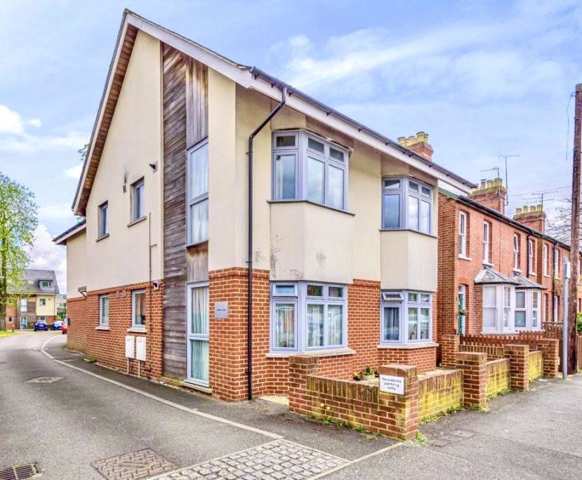 2 bed flat for sale in Jeffery Close, Wokingham, Berkshire RG40 Zoopla