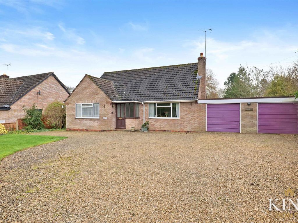 3 bed detached bungalow for sale in Middletown Lane, Sambourne