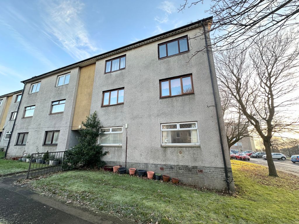 2 bed flat for sale in Earn Crescent, Dundee DD2, £60,000 Zoopla