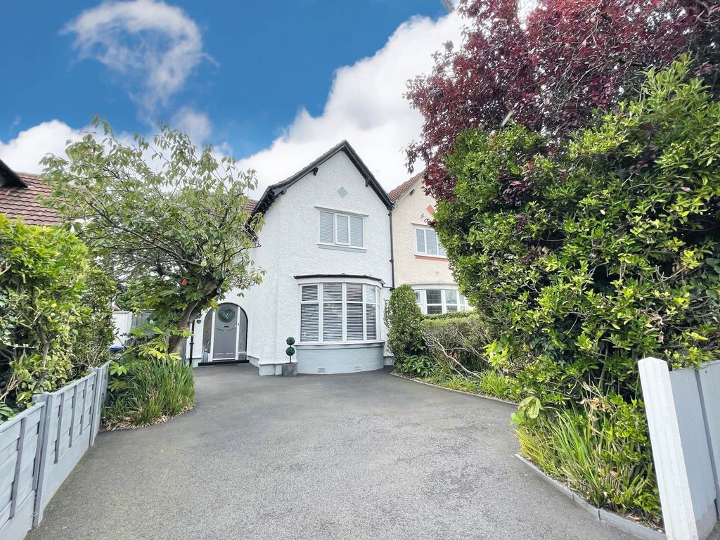 3 bed semidetached house for sale in West Drive, Cleveleys FY5, £