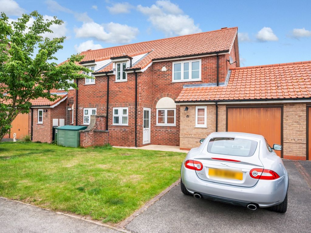 3 bed semidetached house to rent in Park Lane, Burton Waters, Lincoln