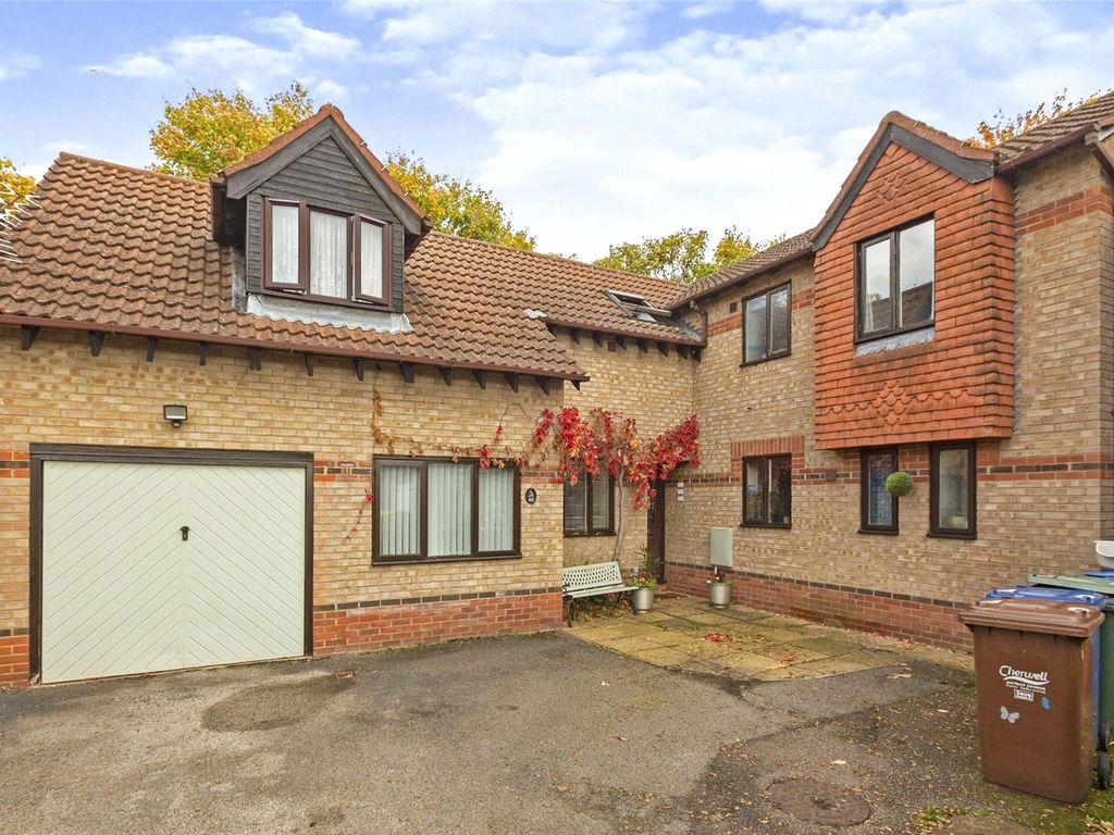 Pine Close Bicester Oxfordshire OX26  