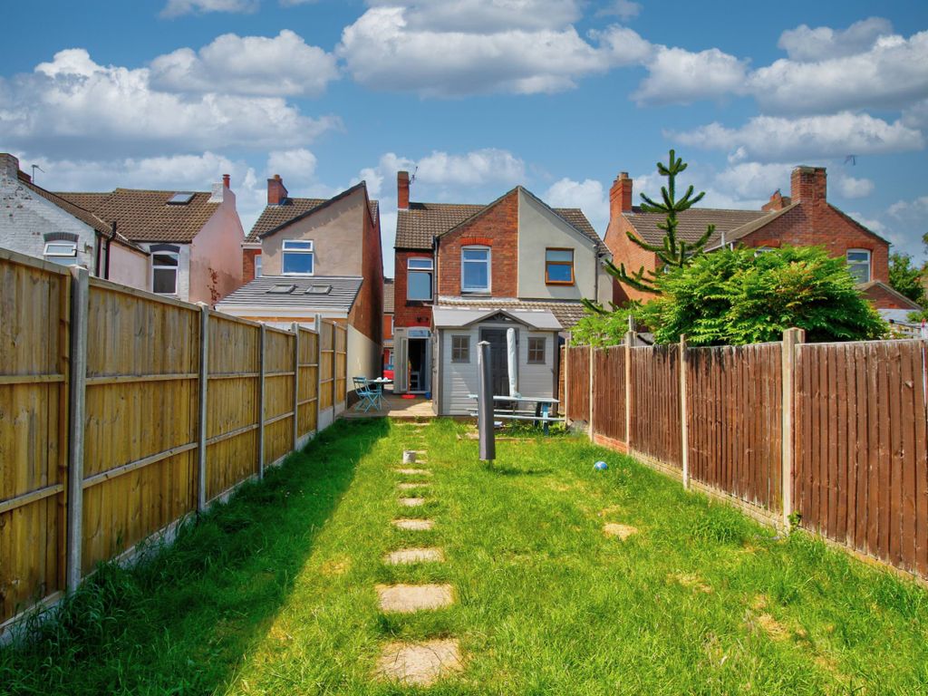 3 bed semidetached house for sale in Crescent Road, Hugglescote LE67