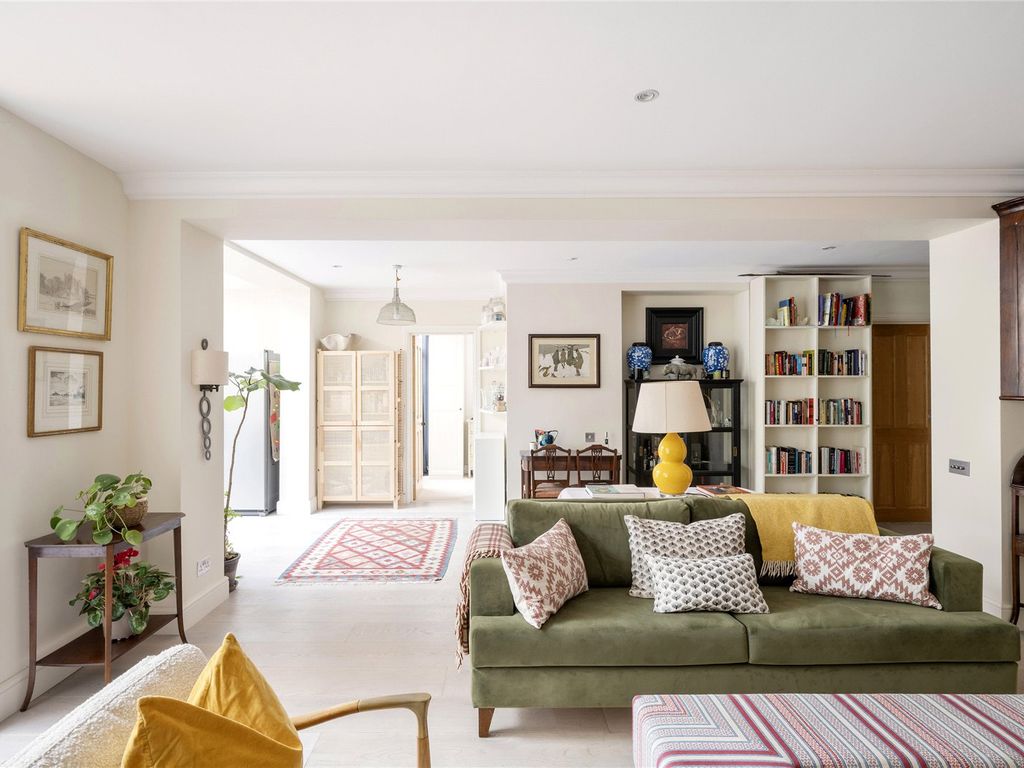 3 bed flat for sale in Cambridge Gardens, Kensington W10, £1,695,000