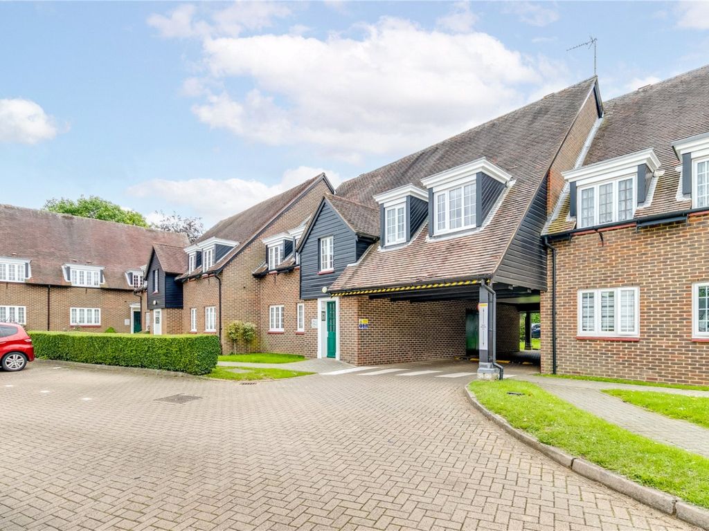 2 bed flat for sale in Welwyn Garden City, Hertfordshire, Welwyn Garden City, Hertfordshire AL8