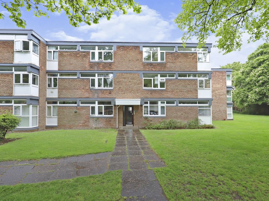 2 bed flat for sale in Newbridge Crescent, Off The Tettenhall Road