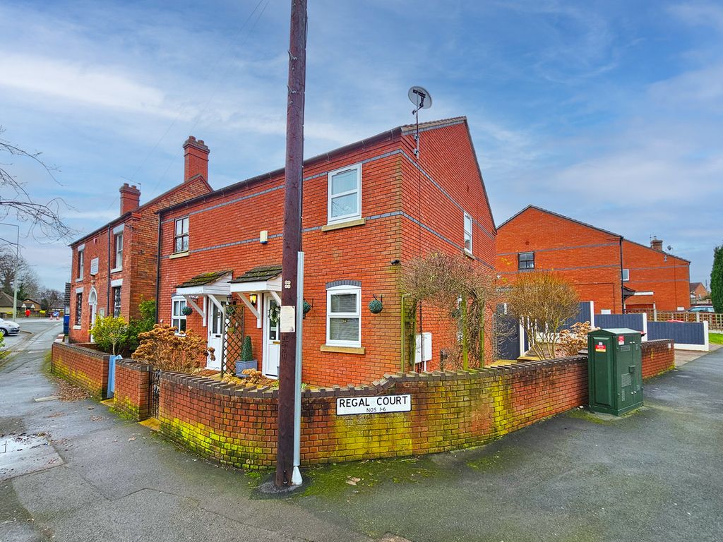 3 bed semidetached house for sale in Regal Court Gladstone Street