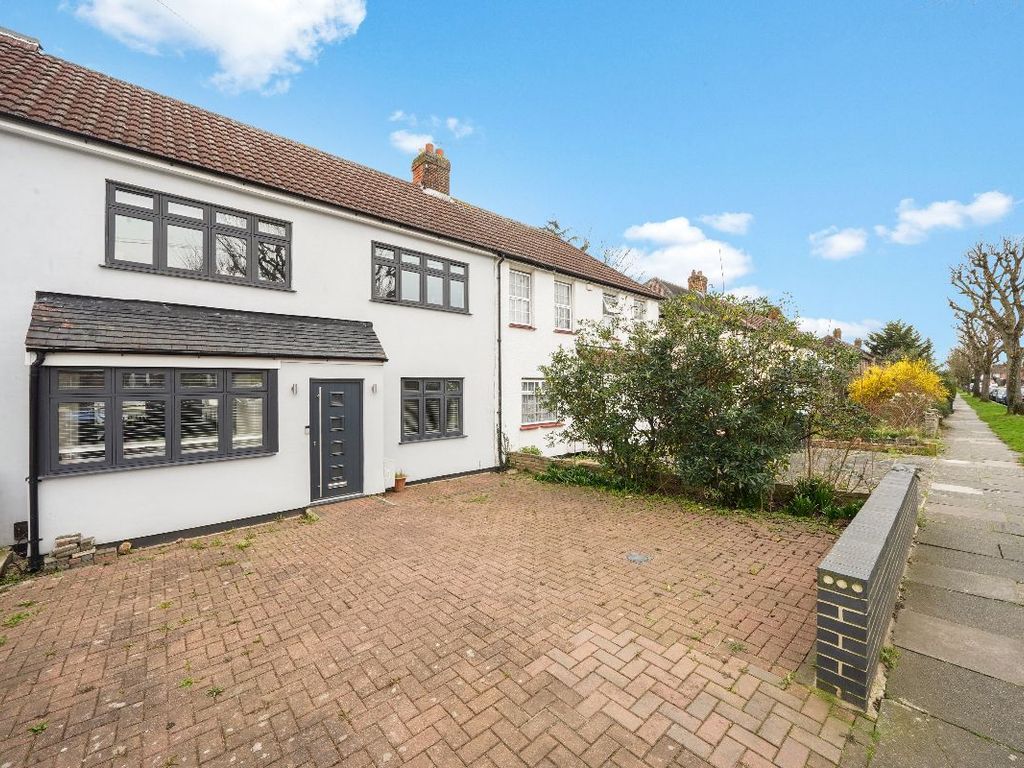 3 bed terraced house for sale in Trent Gardens, Southgate N14, £700,000