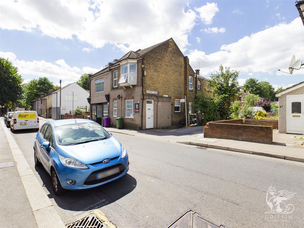 1 bed for sale in Bridge Road, Grays RM17 Zoopla