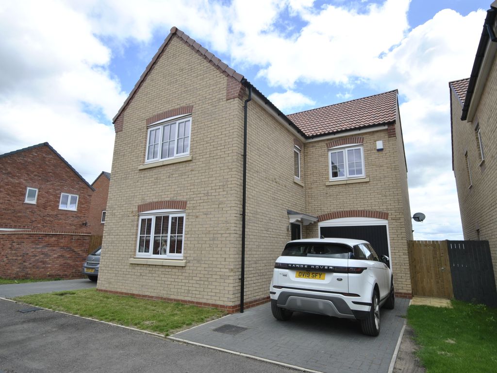 3 bed detached house for sale in Hartshorn Road, Armthorpe, Doncaster