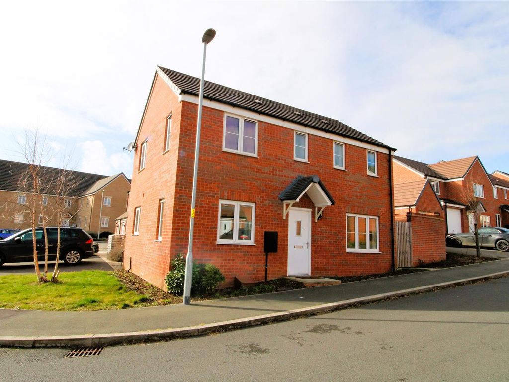 3 bed detached house for sale in York Way, Harlestone Manor