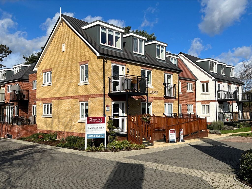 1 bed flat for sale in Staines, Surrey TW18 Zoopla