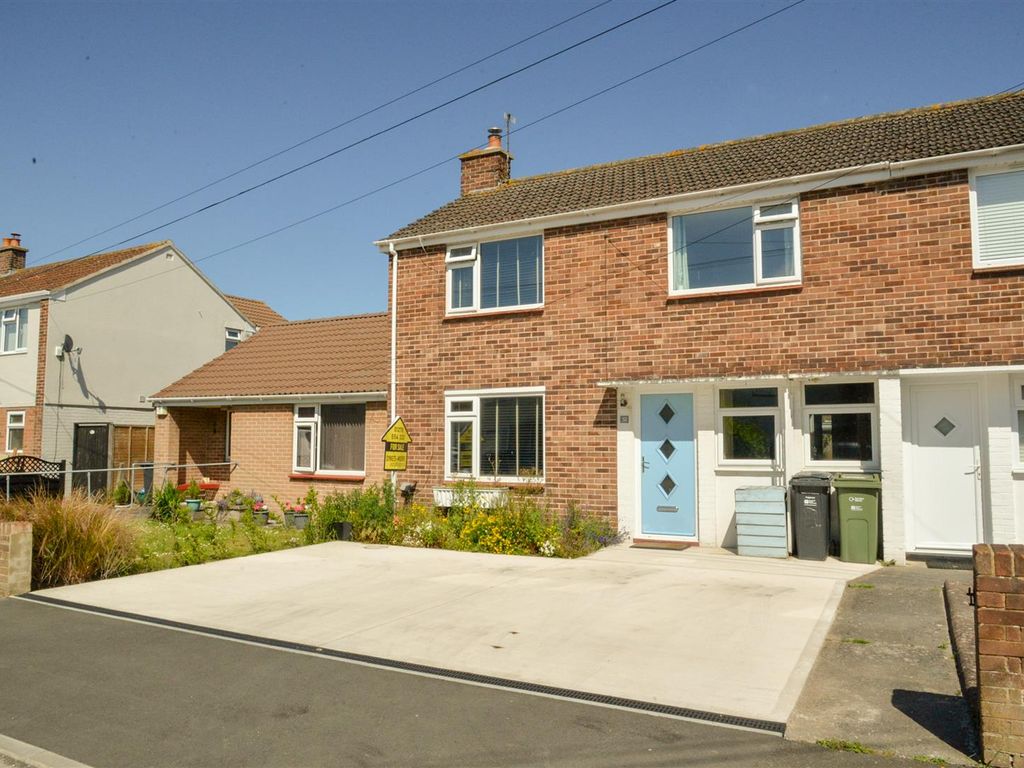 3 bed terraced house for sale in Saxon Road, Bridgwater TA6, £235,000