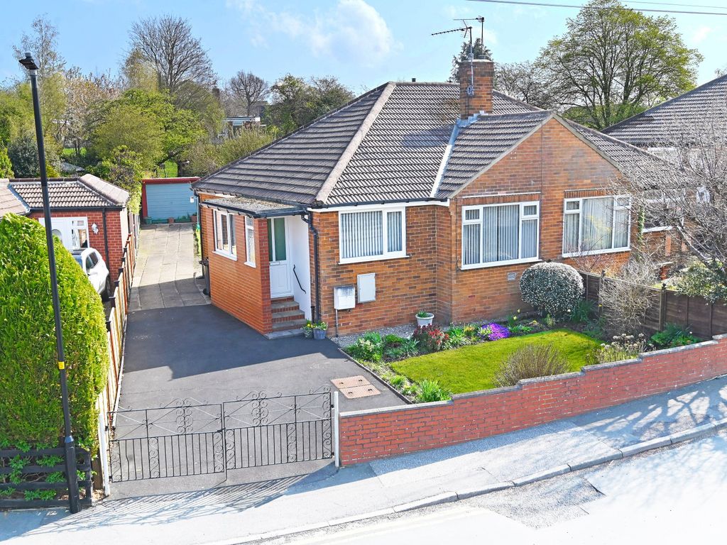2 bed semidetached bungalow for sale in Coppice Way, Harrogate HG1, £