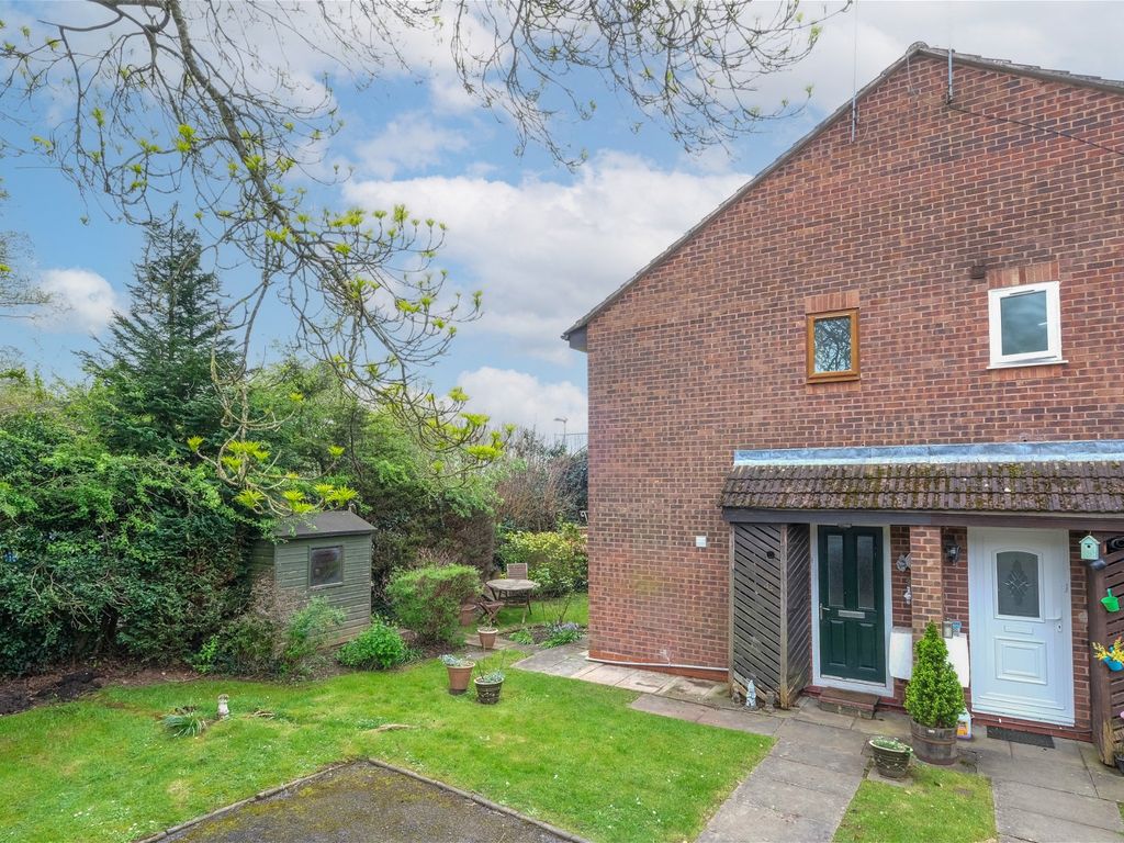 2 bed terraced house for sale in Oakhurst Drive, Bromsgrove B60, £