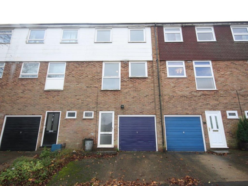 4 bed town house to rent in High Trees Close, Willesborough, Ashford