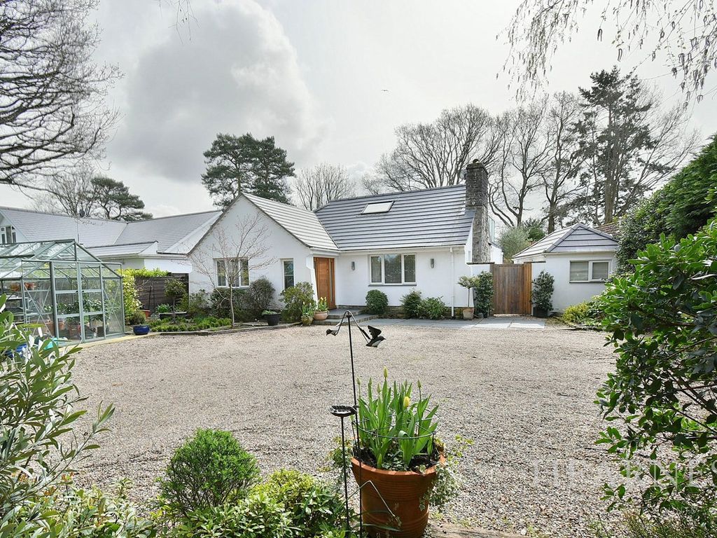 4 bed detached bungalow for sale in Glenwood Road, West Moors, Ferndown