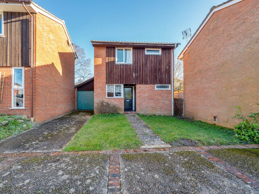 3 bed detached house for sale in Finmere, Bracknell, Berkshire RG12, £