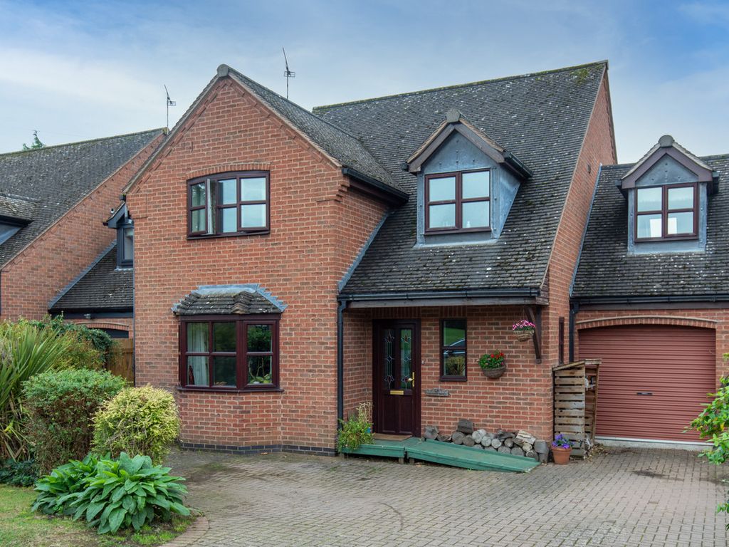 4 bed detached house for sale in North Road, South Kilworth
