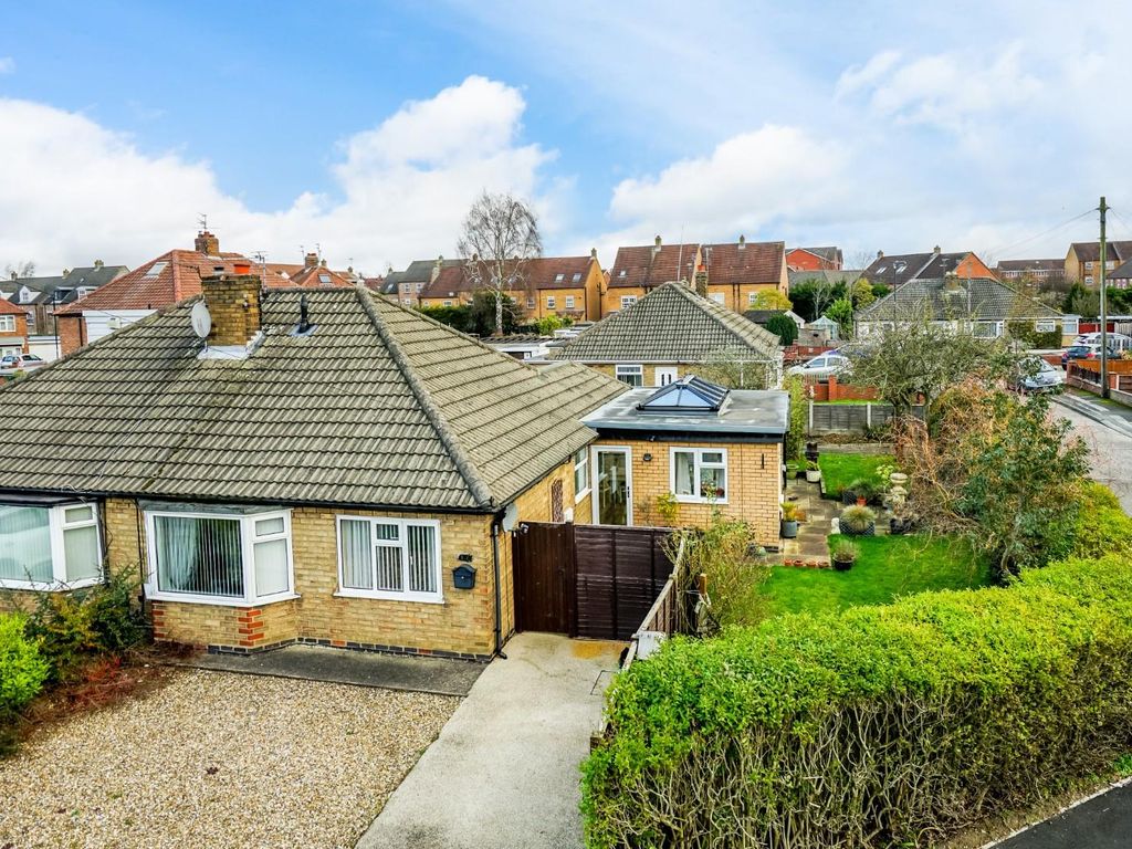 2 bed semidetached bungalow for sale in Manor Park Road, Rawcliffe