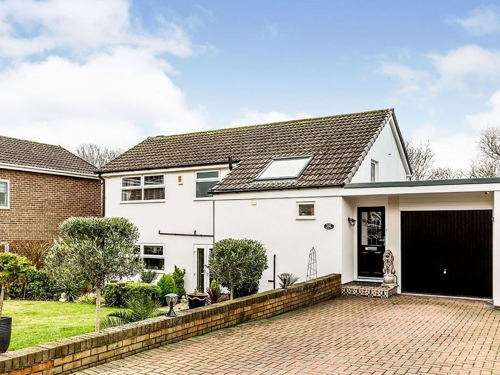 3 bed detached house to rent in Temple Avenue, Leeds, West Yorkshire