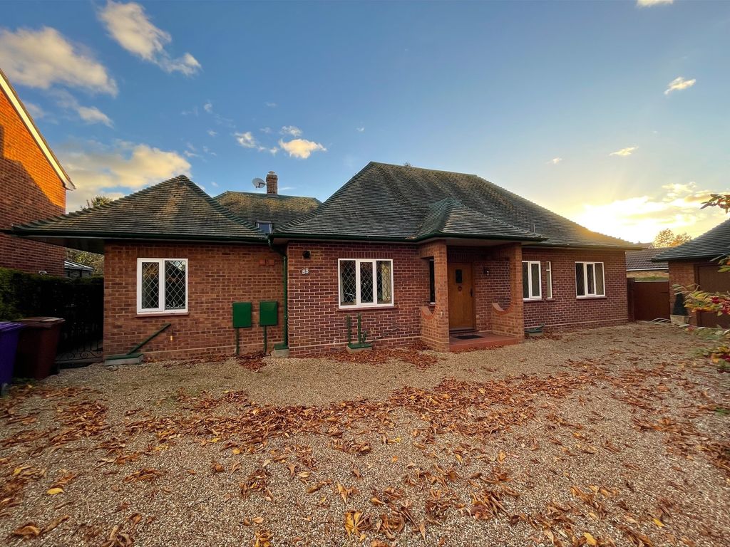 3 bed detached bungalow for sale in Saddlers Place, Green Drift