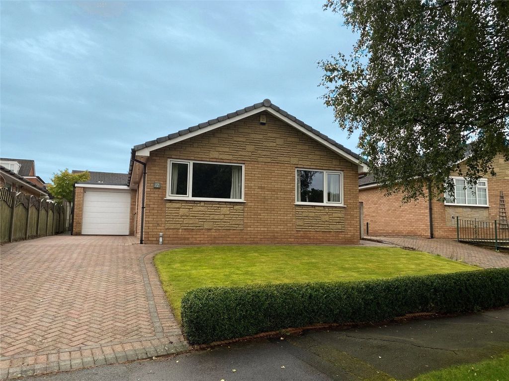 3 bed bungalow for sale in Stansted Road, Chorley PR7, £280,000 Zoopla