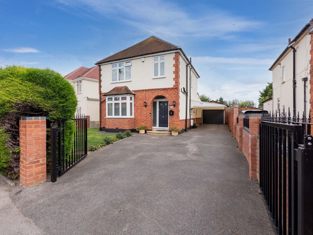 3 bed detached house for sale in Blackamoor Lane, Maidenhead SL6, £