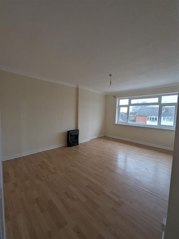 2 bed flat to rent in Glenthorne Drive, Cheslyn Hay, Walsall WS6, £745 pcm Zoopla