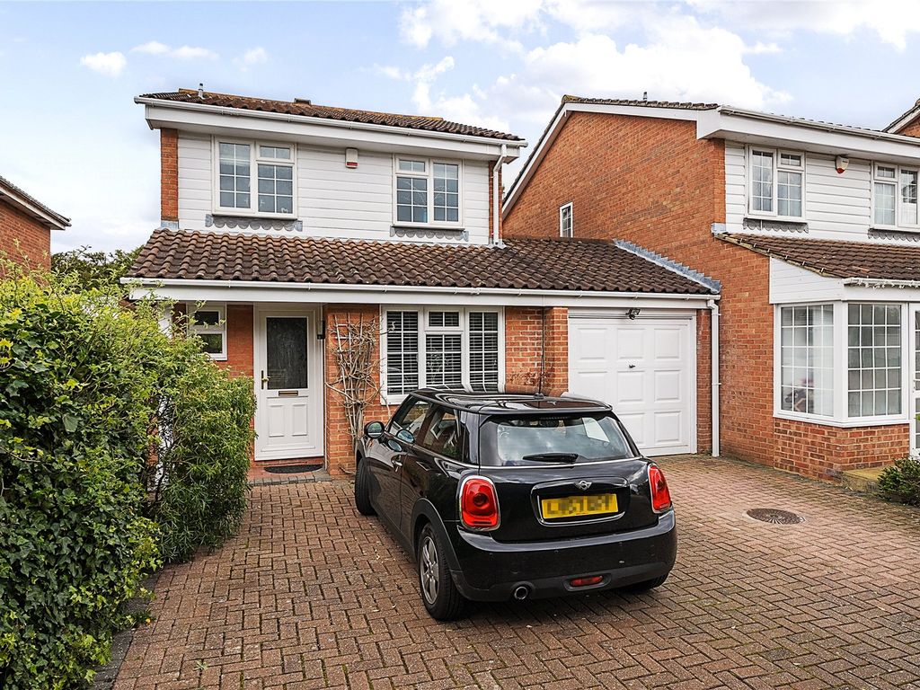 3 bed detached house for sale in Fieldside Close, Orpington BR6, £687,500 Zoopla