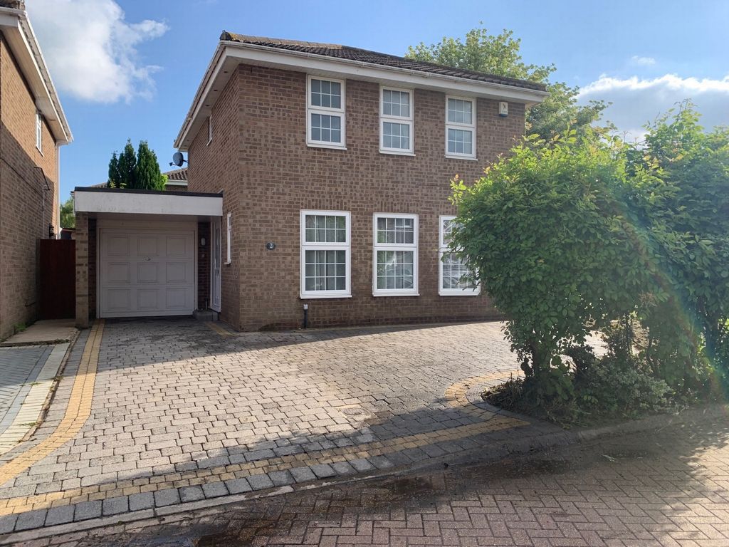 4 bed detached house for sale in Fieldside Close, Orpington BR6 Zoopla