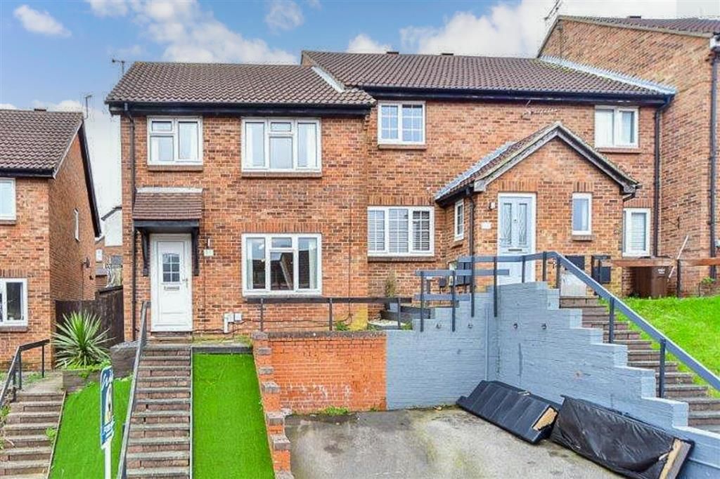3 bed end terrace house for sale in Bilsington Close, Walderslade
