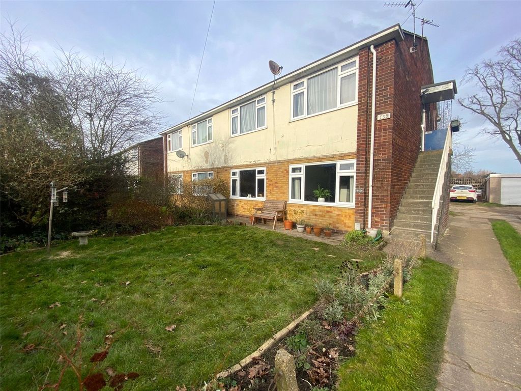 2 bed for sale in Beta Road, Farnborough GU14 Zoopla