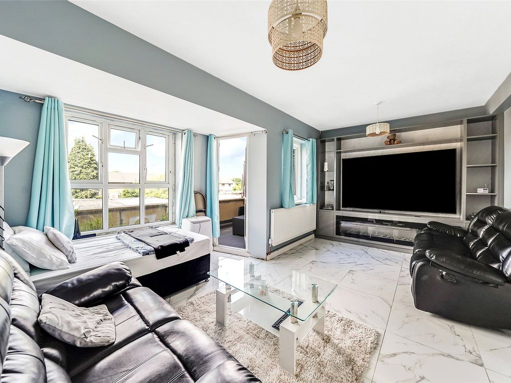 2 bed flat for sale in Stansgate Road, Dagenham RM10, £250,000 Zoopla
